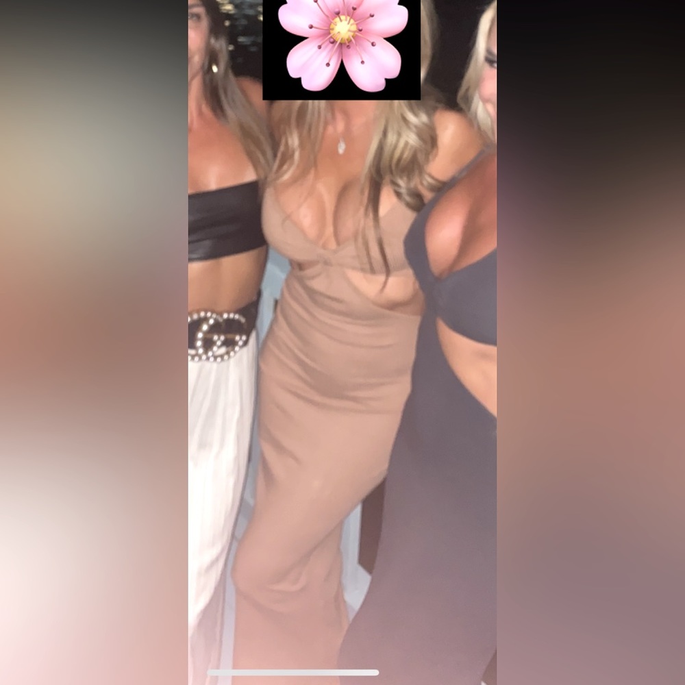 Revolve cut out midi dress - color-Tan size  - small